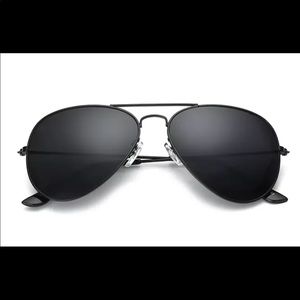❗️❗️New Arrivals ❗️❗️😎 Black Aviator sunglasses